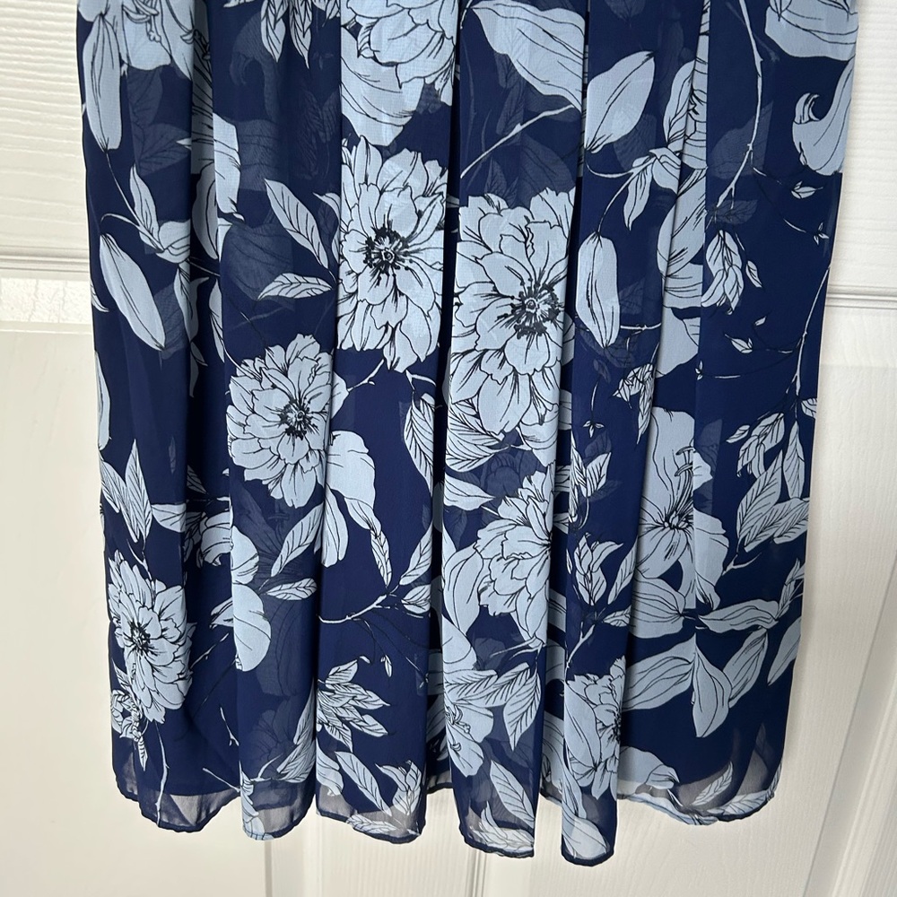 Eliza J Blue Floral Halter Pleated Midi Dress Size 6 - Picture 9 of 13